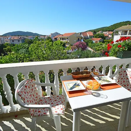 Karlo.2 Apartamento Tribalj